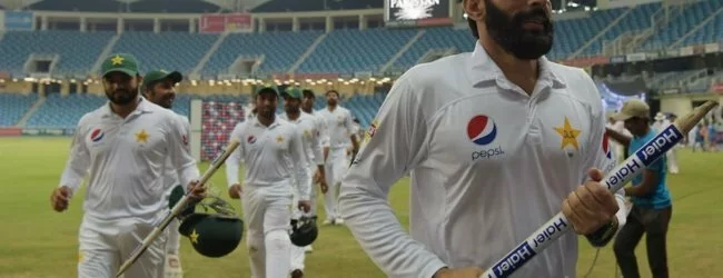 Dew hindered spin and reverse swing, says Misbah