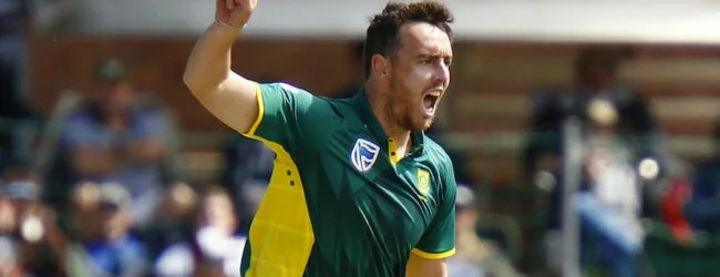 Abbott, du Plessis lead SA to 4-0 with another rout